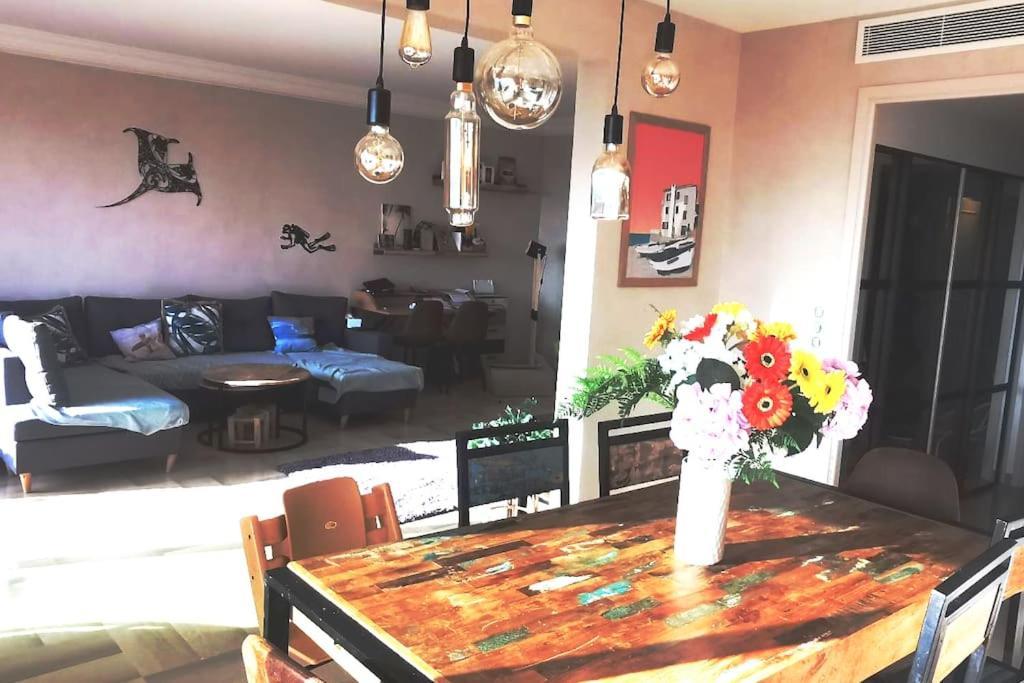 Appartement Nice Centre Vue Mer Avec Piscine Pour Famille, Couple D'Amis Pas De Groupes De Jeunes Autorises Eksteriør bilde